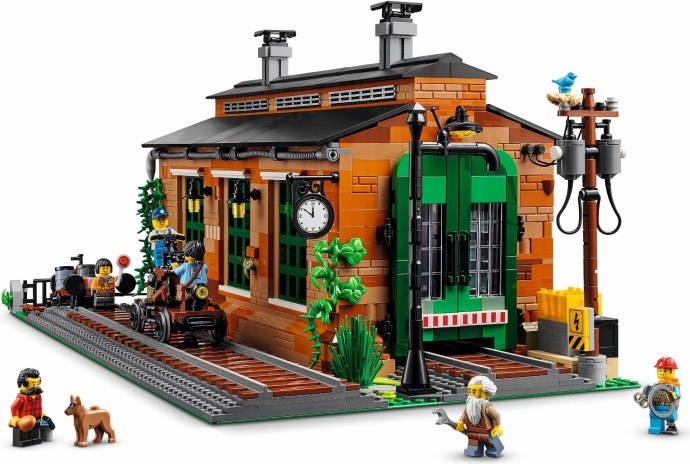 Old Train Engine Shed (910033)